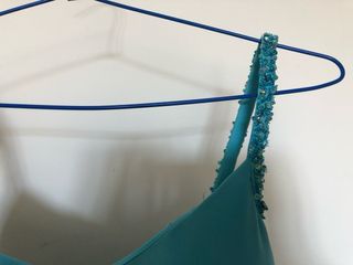 Vestido largo turquesa con pedrería