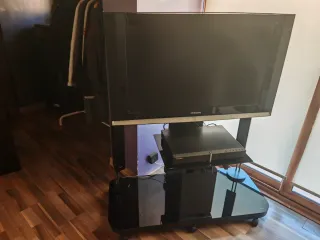 TV Samsung + Mesa + Soundbar