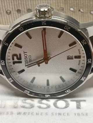 Reloj Tissot Esfera Plateada Correa Beige