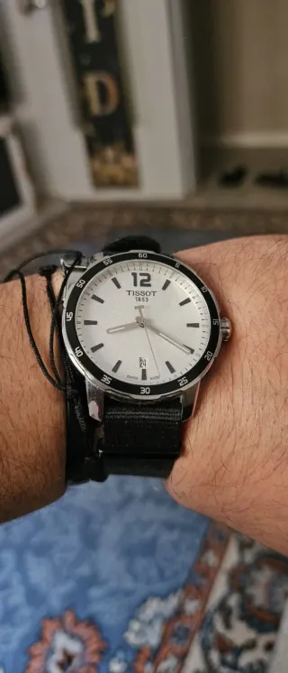 Reloj Tissot Esfera Plateada Correa Beige