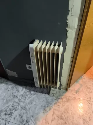 Radiador obergozo con soportes de pared
