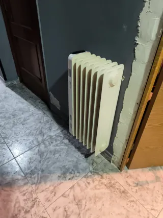 Radiador obergozo con soportes de pared