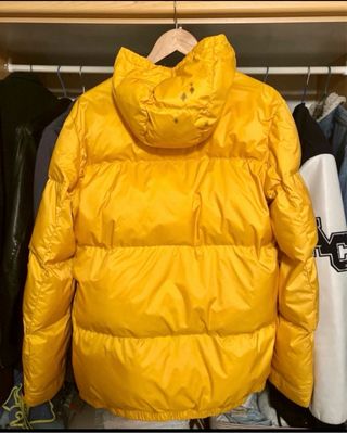 Chaqueta acolchada Tommy Hilfiger amarilla