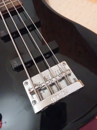 Warwick Corvette izquierdo