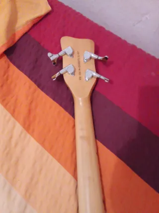 Warwick Corvette izquierdo