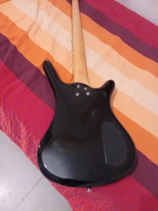 Warwick Corvette izquierdo