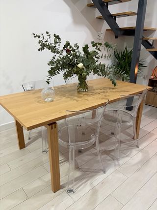 Mesa de comedor de madera Color robe sin estrenar