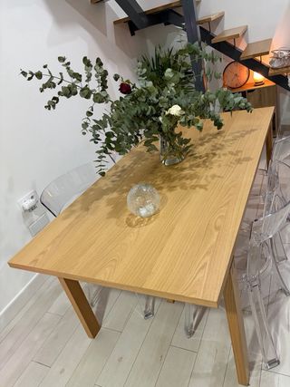 Mesa de comedor de madera Color robe sin estrenar