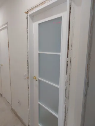 *MONTAJE DE PUERTAS Y TARIMA – Servicio Sevilla y