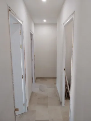 *MONTAJE DE PUERTAS Y TARIMA – Servicio Sevilla y