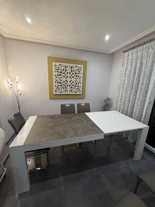 Mesa de comedor extensible + 6 sillas