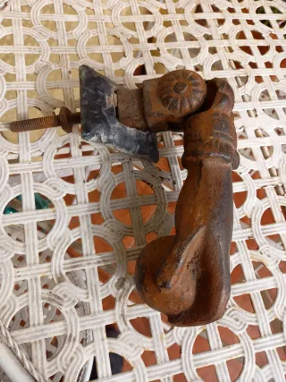 Picaporte antiguo.Aldaba