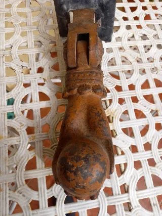 Picaporte antiguo.Aldaba