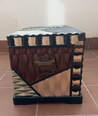 Baúl decorativo madera y metal