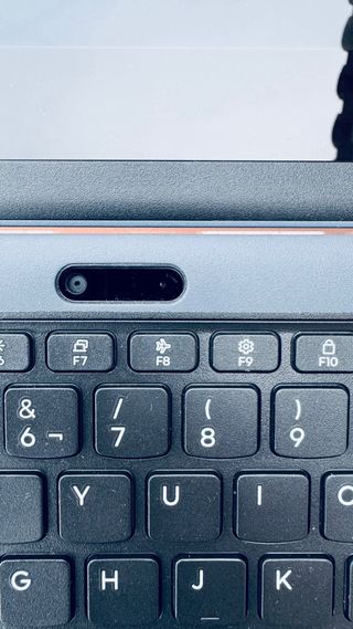 Lenovo 300W Gen5 2-in-1