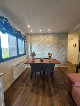 Mesa comedor madera acacia y patas de metal negro