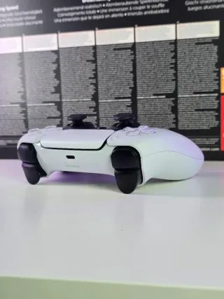 PS5 Digital Edition + 2 Mandos