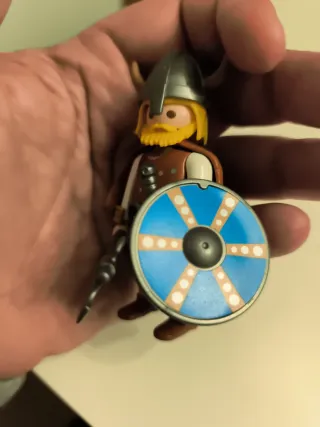 Playmobil Vikingo con Hacha y Escudo