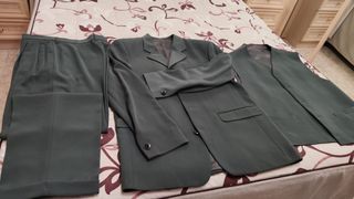 Traje de hombre boda verde