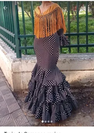 Traje de flamenca lunares