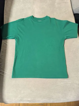 Camiseta verde básica de zara talla 9-10 años.