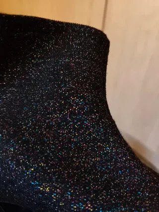 Botín brillante tacón negro