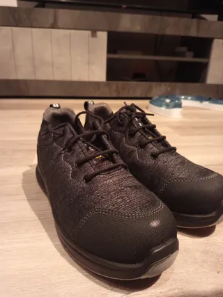 Zapatos de seguridad Panter negros y grises