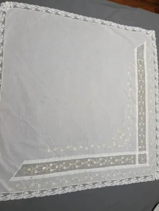 Manteleta y delantal fallera bordado