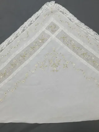 Manteleta y delantal fallera bordado