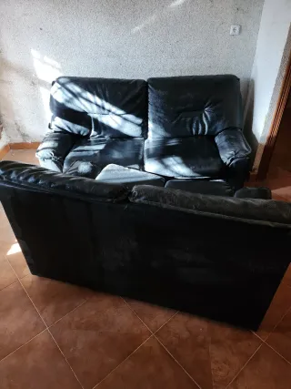 2 Sofás de Cuero Negro