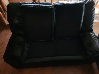 2 Sofás de Cuero Negro