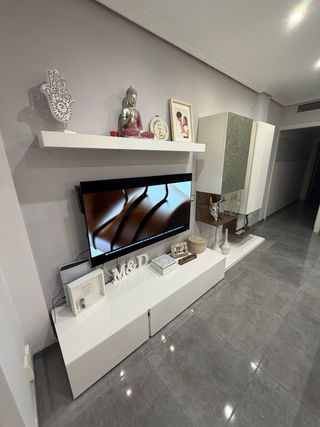 Mueble comedor con estanterías a juego