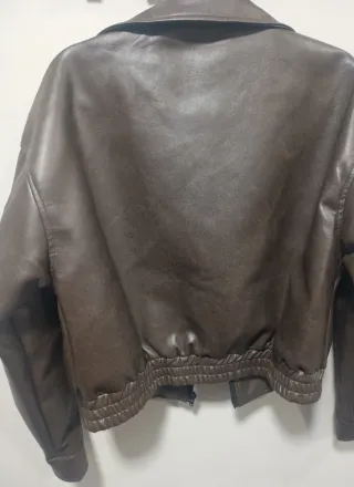 Cazadora efecto piel marrón chocolate Talla XS