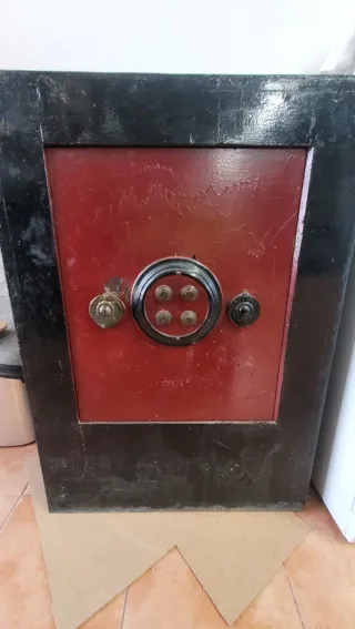 Caja fuerte antigua
