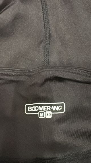 Mallas Boomerang negras y moradas