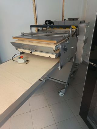 Formadora de Pan Salva KM0