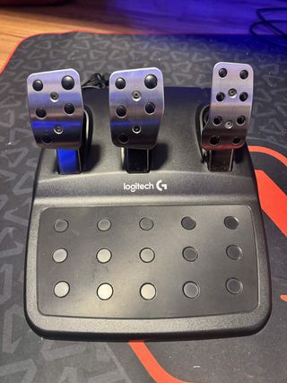 Volante Logitech G29 com Pedais