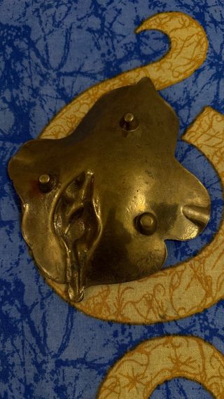 Cuatro Ceniceros de Bronce , precio por unidad.