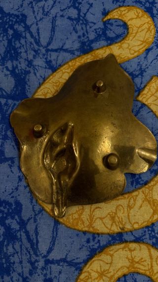 Cuatro Ceniceros de Bronce , precio por unidad.