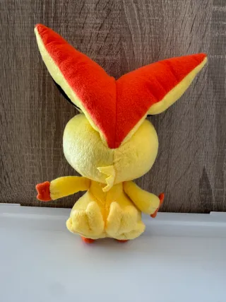 Peluche Pokemon Victini