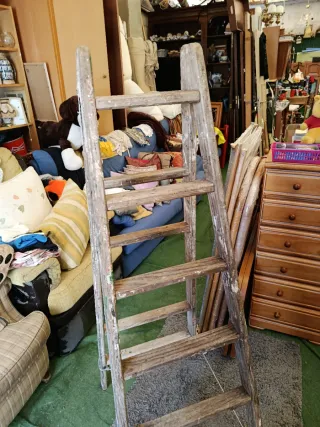 Escalera de madera antigua