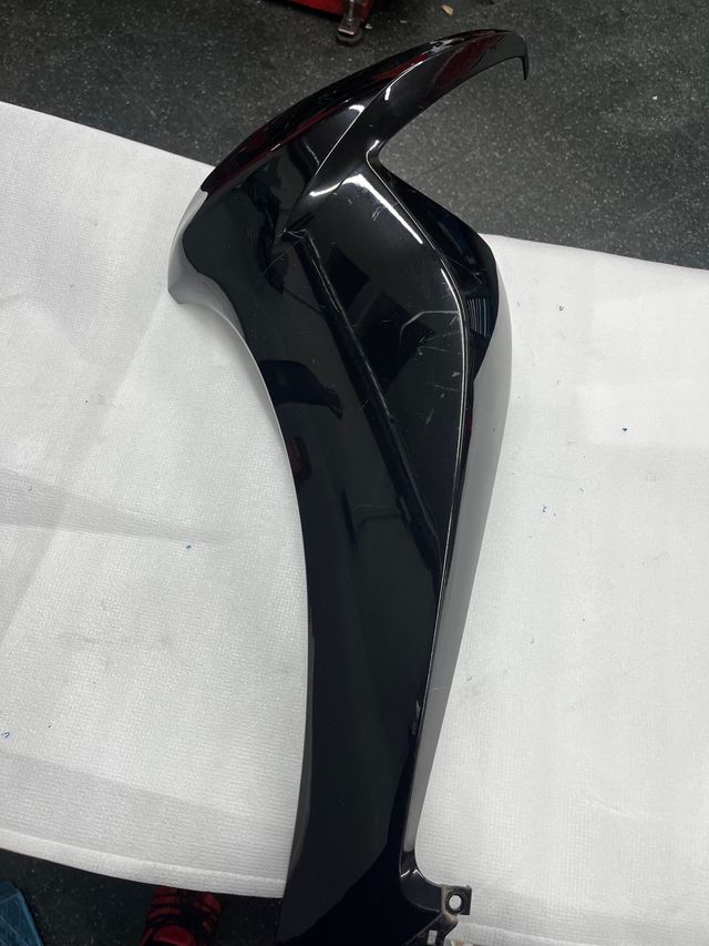 Tapa frontal izquierda Honda SH 300