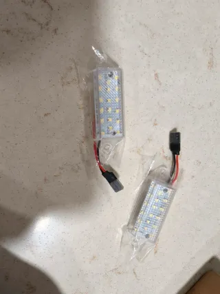 Luces LED matrícula coche