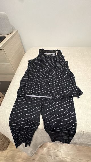 Conjunto Boomerang Camiseta y Mallas