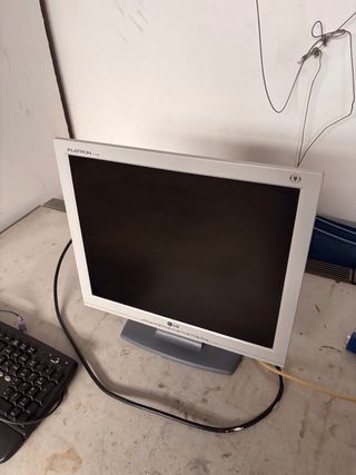 LG FLATRON L1715S Monitor Plata