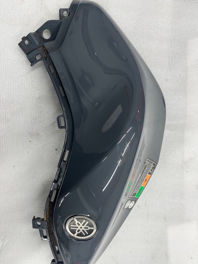 Tapa depósito Yamaha MT 125 2020-2021 Derecha