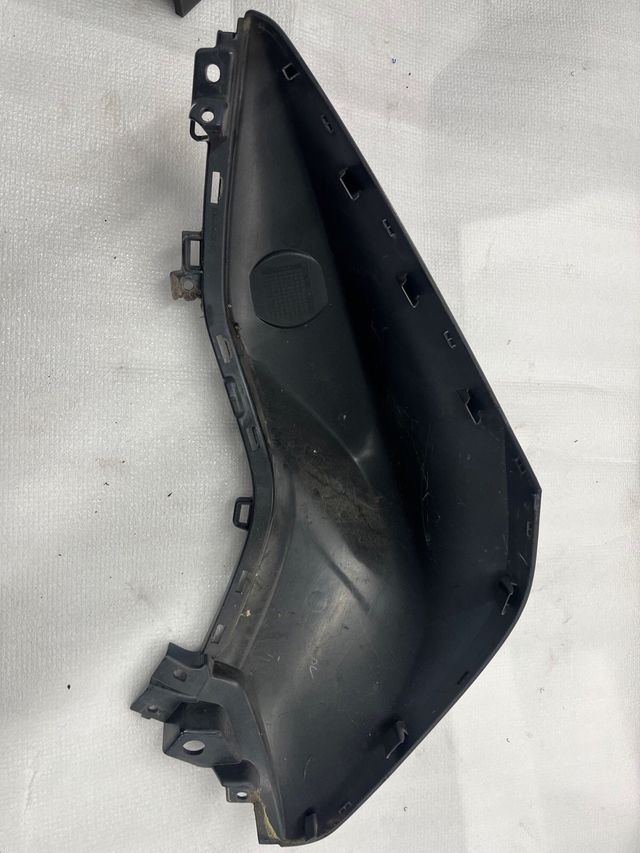 Tapa depósito Yamaha MT 125 2020-2021 Derecha