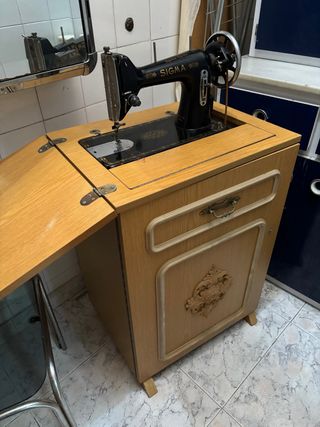 Máquina de coser antigua SIGMA