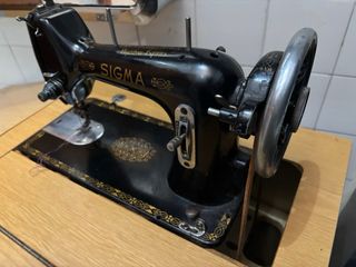 Máquina de coser antigua SIGMA