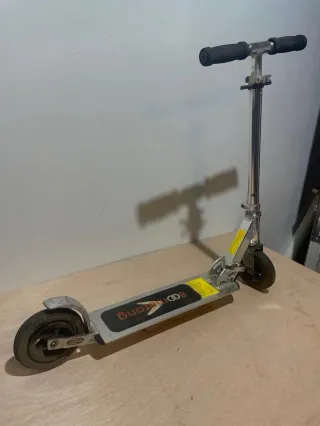 Patinete Boomerang metálico